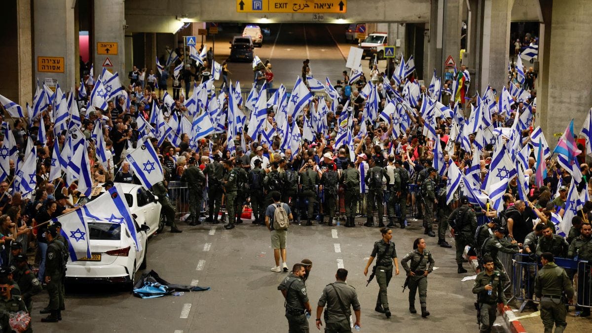 Miles de manifestantes israelíes intentan tomar el aeropuerto de Tel Aviv