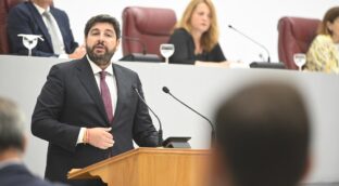 PP y Vox llegan a un acuerdo en Murcia: los de Santiago Abascal tendrán dos consejerías