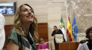 María Guardiola, primera presidenta de Extremadura gracias al apoyo de Vox