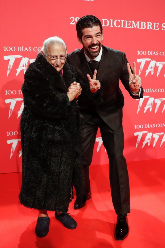 Miguel Ángel Muñoz y su abuela en 2021