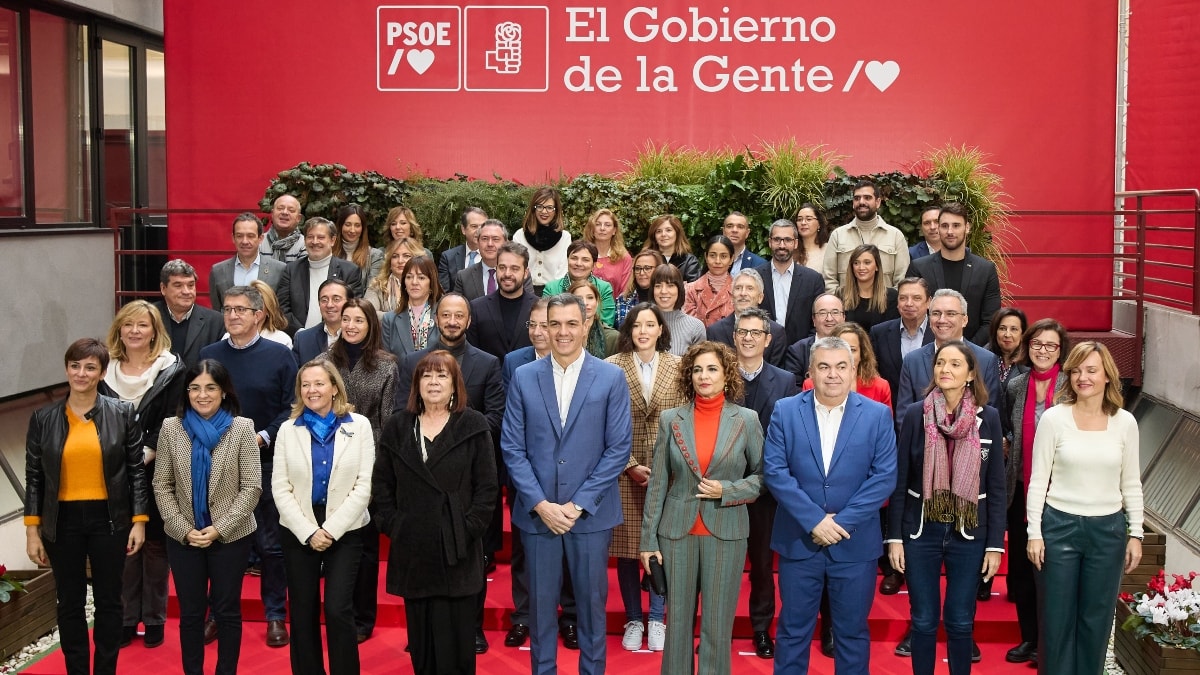 Asesores del Gobierno buscan ya empleo como ‘lobistas’ sin esperar al resultado del 23-J