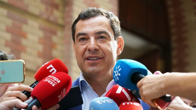 Moreno destituye al responsable económico del servicio de salud andaluz