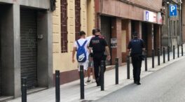 Los Mossos identifican a dos jóvenes por gritar «fachas» ante la sede de Vox en Barcelona