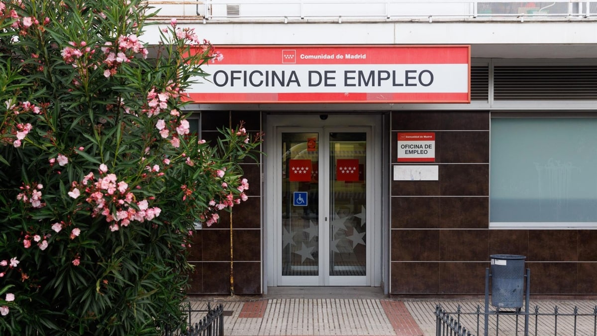 El paro baja en 365.000 personas y España logra el récord de 21 millones de ocupados