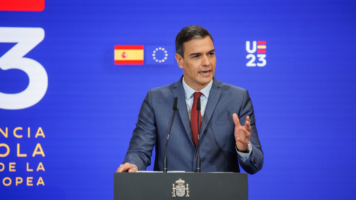 La Junta Electoral abre expediente sancionador a Sánchez por atacar a PP y Vox en Bruselas