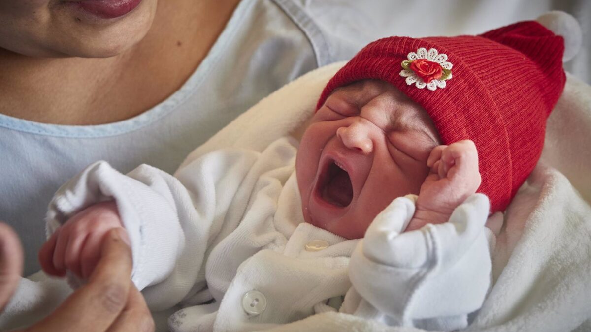 España registró hasta mayo la cifra más baja de nacimientos de los últimos siete años