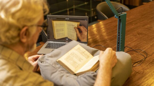 Aparece en Australia un ejemplar de la primera novela de Virginia Woolf con notas manuscritas