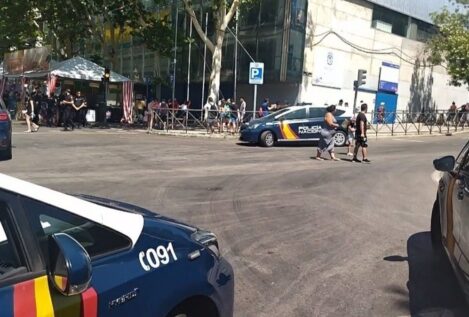 Cinco detenidos por atacar la caseta de Vox en Vallecas y lanzar sillas a los presentes