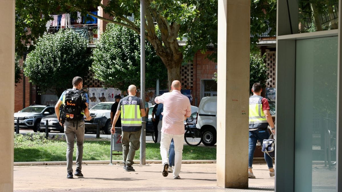 Detenido un hombre tras matar presuntamente a su mujer e intentar ahogar a su tres hijos