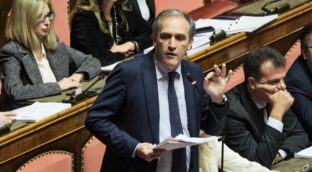 Un senador italiano intenta evitar el derribo de un mausoleo de la Guerra Civil en Burgos