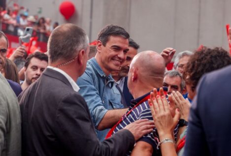 Sánchez acusa al PP de pactar con Bildu en Vitoria y pide un último esfuerzo de movilización