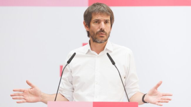 Sumar emplaza al PSOE a negociar cuanto antes un programa «ambicioso» de coalición
