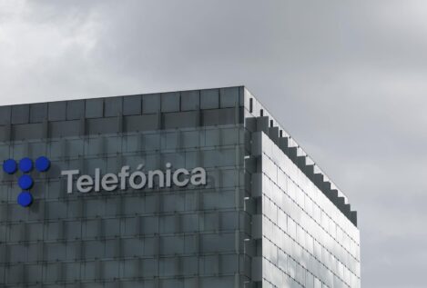 Telefónica vende parte de su red de fibra en Perú