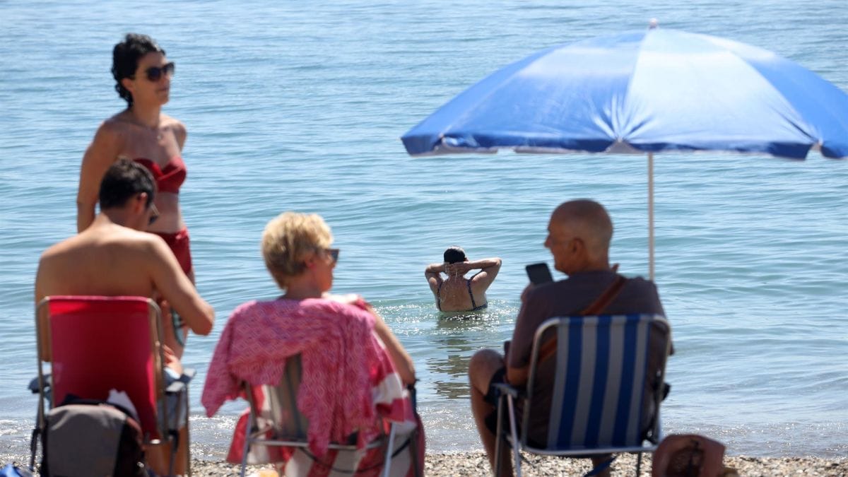 Las temperaturas bajan en el centro del país, pero varias comunidades siguen en alerta