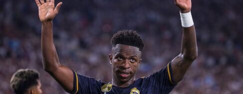Vinícius Jr. renueva con el Madrid hasta 2027