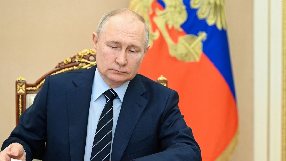 Putin tilda de «criminal» la entrega de bombas de racimo y avisa de una respuesta «recíproca»