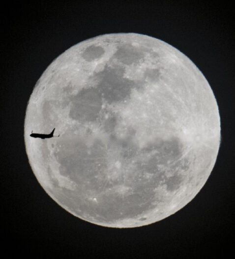 La superluna del Esturión, en imágenes