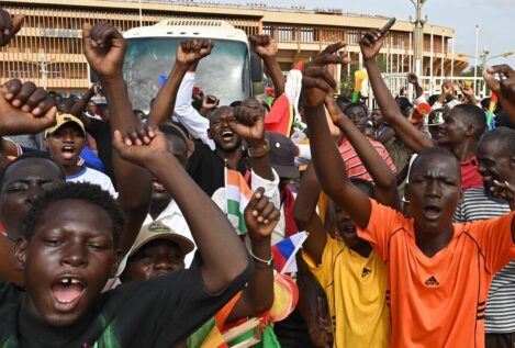 La sombra de la guerra se aleja de Níger: sus vecinos deciden «apostar por la diplomacia»