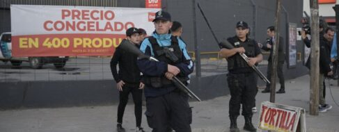 Una oleada de saqueos sacude Argentina y el Gobierno culpa a Javier Milei