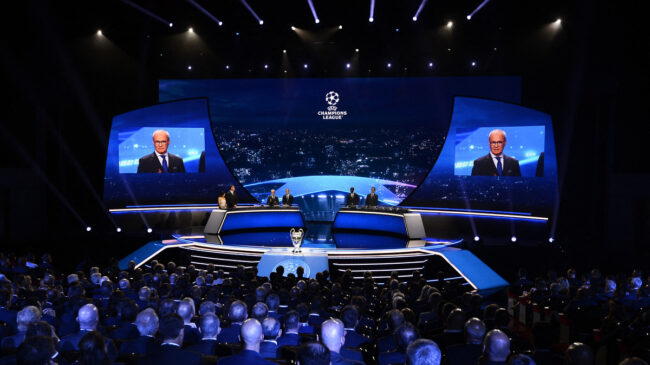 Rubiales se cuela en la gala de la Champions: «No debemos permitir el abuso de poder»