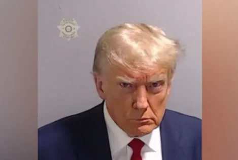 El dineral que ha recaudado Trump con el 'merchandising' de su foto policial