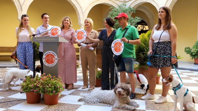 Jerez se convierte en 'Pet Friendly' y las mascotas podrán acceder a los comercios