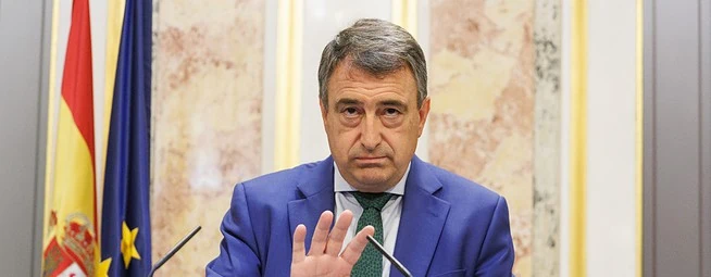 Reforma del CNI: el PNV va por buen camino, pero Junts no