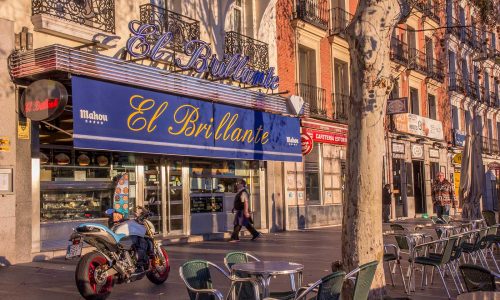 Fachada de El Brillante: dónde comer en Madrid