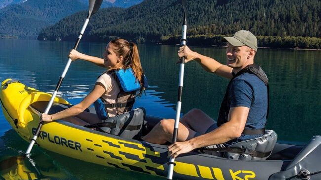 Practica deporte a tu ritmo este verano con el kayak hinchable de Intex: ¡ahora con un 26% de descuento!