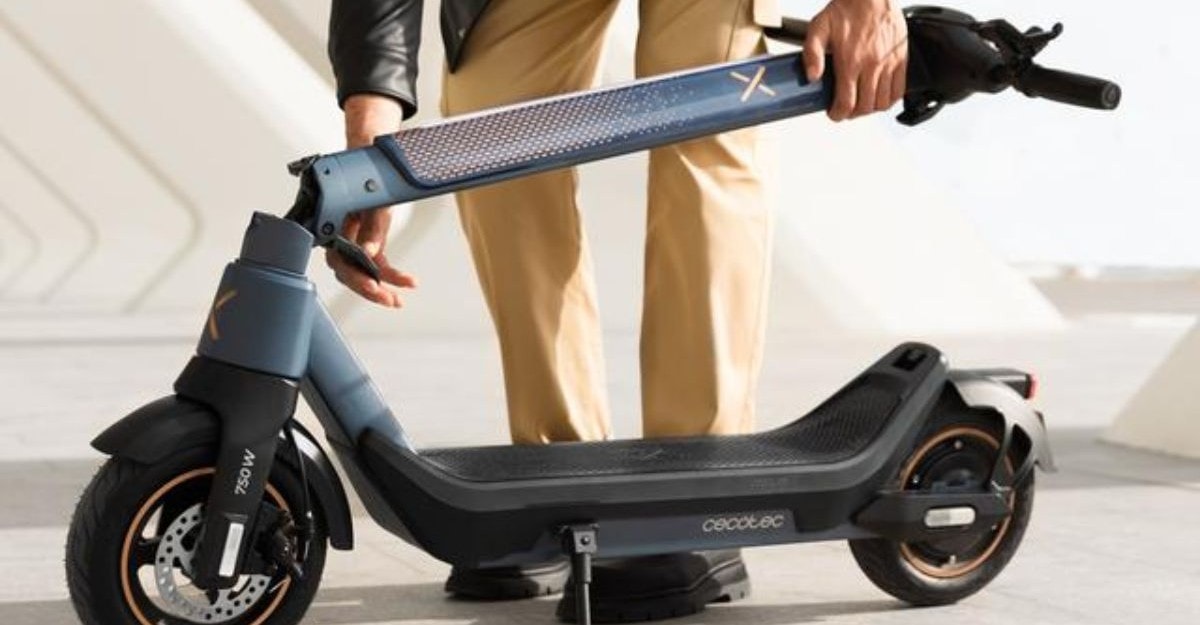 Muévete por la ciudad con este patinete eléctrico y apuesta por la sostenibilidad ¡con 200€ de descuento!