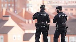 La Ertzaintza investiga la aparición de un cadáver descuartizado en una maleta en Bilbao