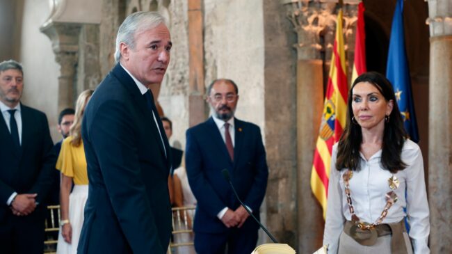 Azcón toma posesión como presidente de Aragón pidiendo combatir el nacionalismo
