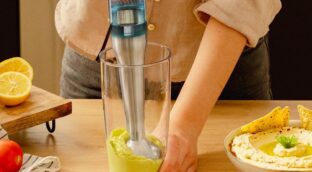 El imprescindible de tu cocina al mejor precio: llévate esta batidora de mano Cecotec por menos de 50€