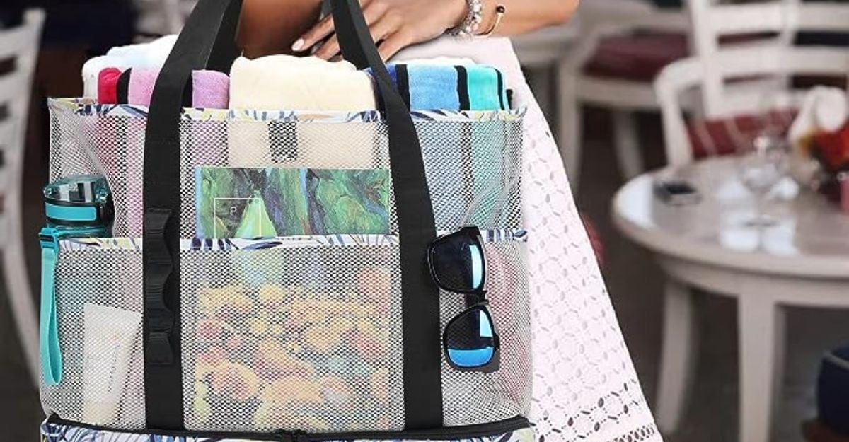 Esta es la bolsa de playa viral del verano ¡y ahora cuesta menos de 25€ en Amazon!