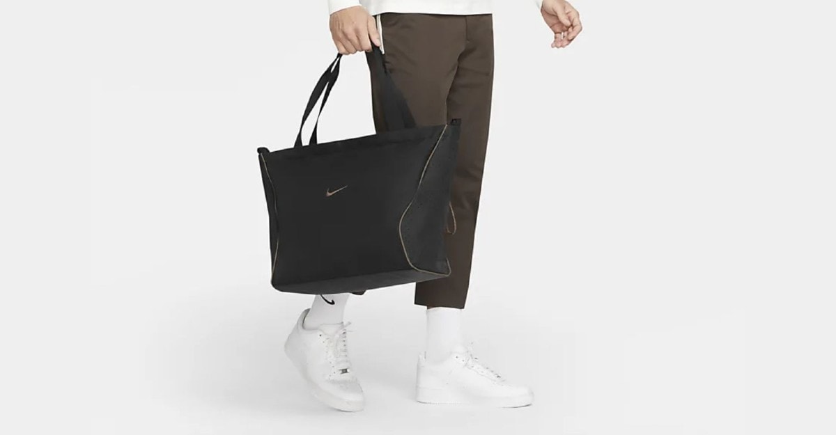 cartucho Náutico cazar Practica deporte con estilo: esta bolsa de mano Nike tiene un 25% de  descuento por