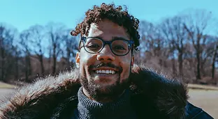 ‘Trato hecho’, una sátira sobre el racismo en el mundo de los negocios