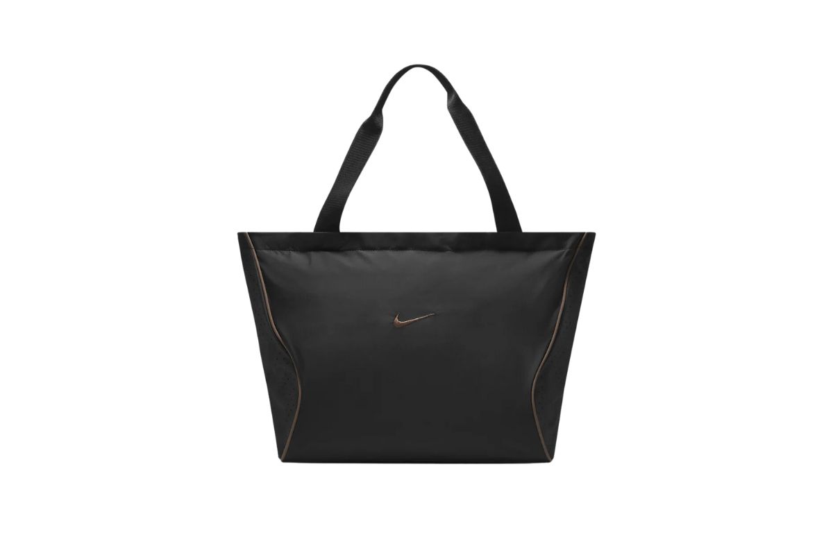 Nike-sportswear-essential