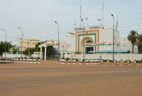 La Cedeao activa una fuerza regional ante una posible intervención en Níger
