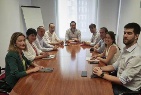 El PSOE y sus socios en Navarra se reúnen con Bildu para conseguir su apoyo