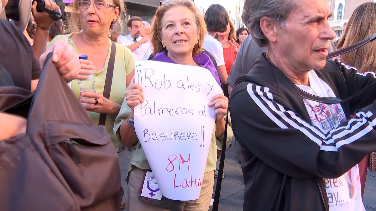 Una concentración feminista se manifiesta en Madrid en apoyo a Jenni Hermoso