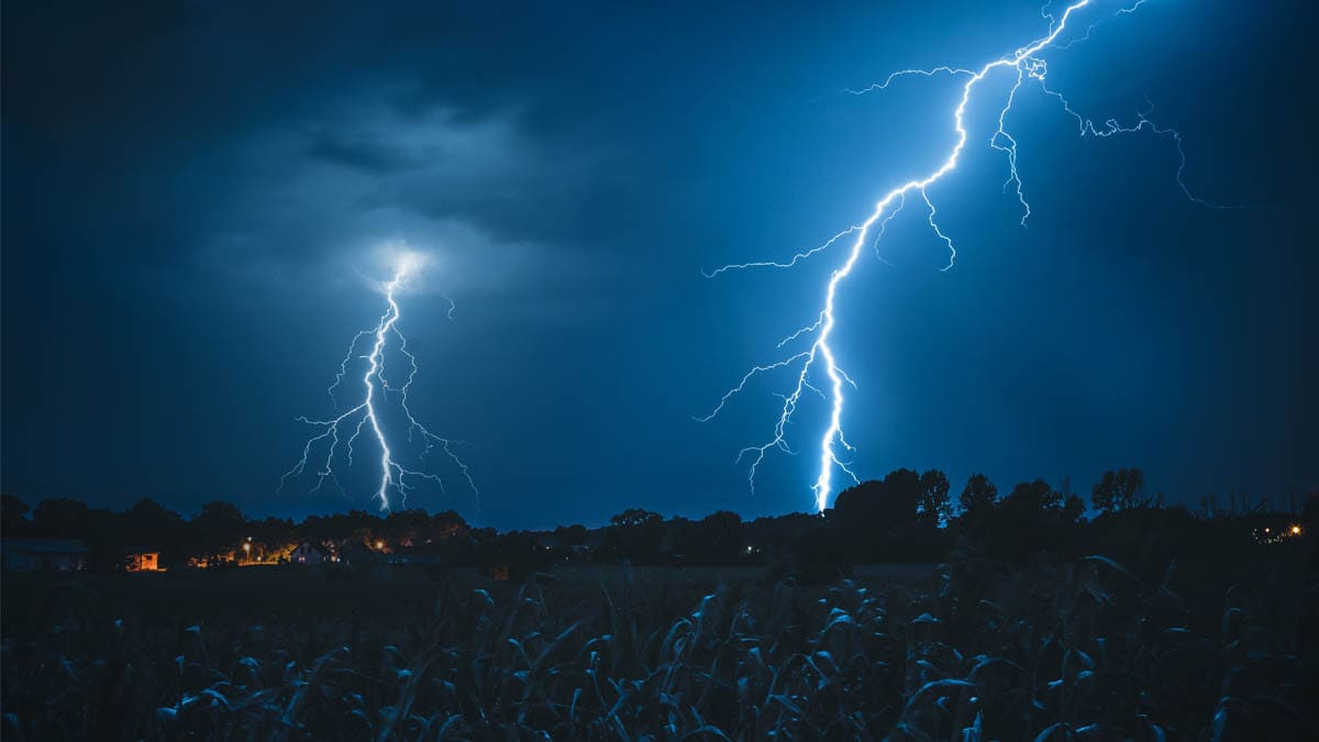 Al menos dos muertos y un millón de personas sin electricidad por las tormentas en EEUU