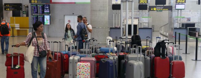 España recibió 53,49 millones de pasajeros internacionales en julio, un 21,6% más