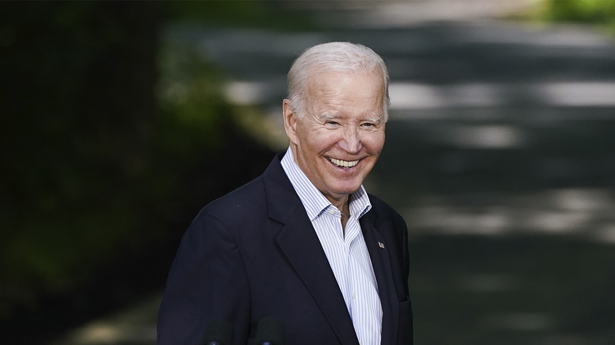 Joe Biden compara el incendio de Lahaina con un incendio de hace años en su cocina