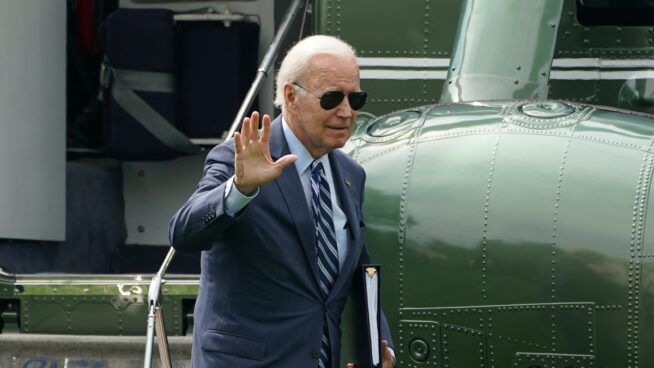 Biden planea visitar la isla hawaiana de Maui, arrasada por los incendios