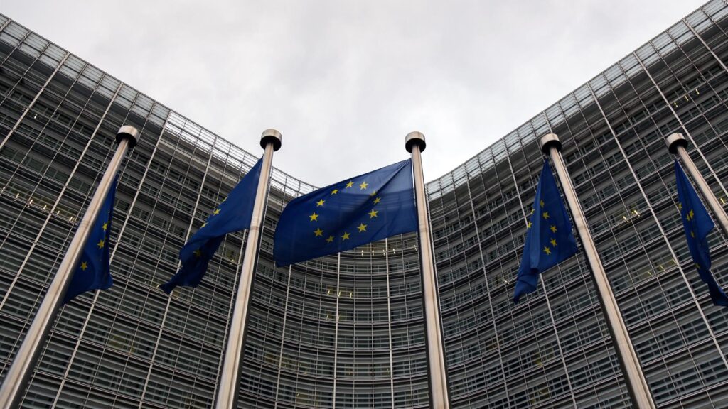 La Comisión Europea aprobó en mayo de este año el Mecanismo de ajuste en frontera al carbono (MAFC), que regula las emisiones contaminantes extracomunitarias.