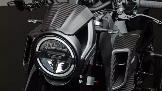 KTM se vuelve a vestir de lujo con la 1300 R edición 2023 firmada por Brabus
