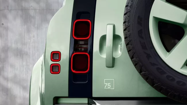 Land Rover Defender 75º edition reinterpreta el espíritu del pionero