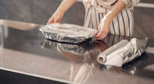 Cocinar con aluminio: los síes y noes a tener en cuenta con esta práctica