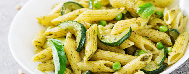 Cómo hacer tu ensalada de pasta más sana, fácil y saludable en cuatro pasos