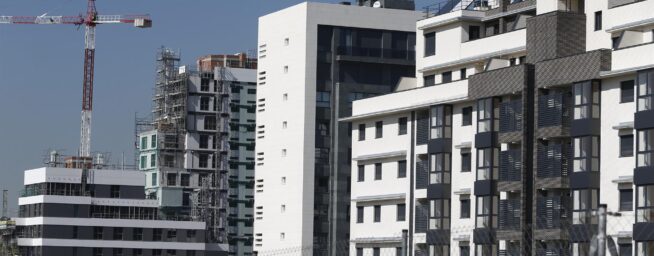 Cataluña baja de diez a cinco los inmuebles para ser considerado gran tenedor